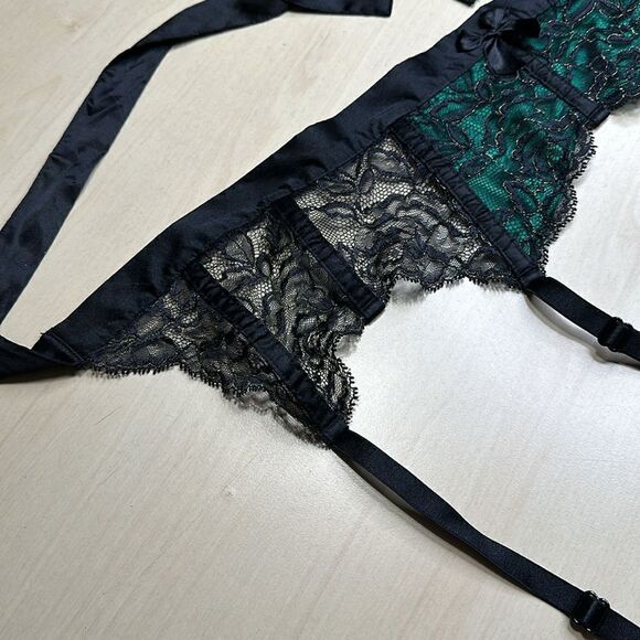 Victoria’s Secret• XS• GARTER BELT • emerald green Black & gold lace • 1610 WA - Picture 5 of 12